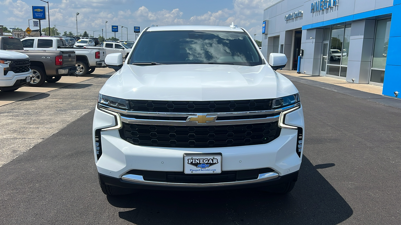 2024 Chevrolet Suburban LS 2