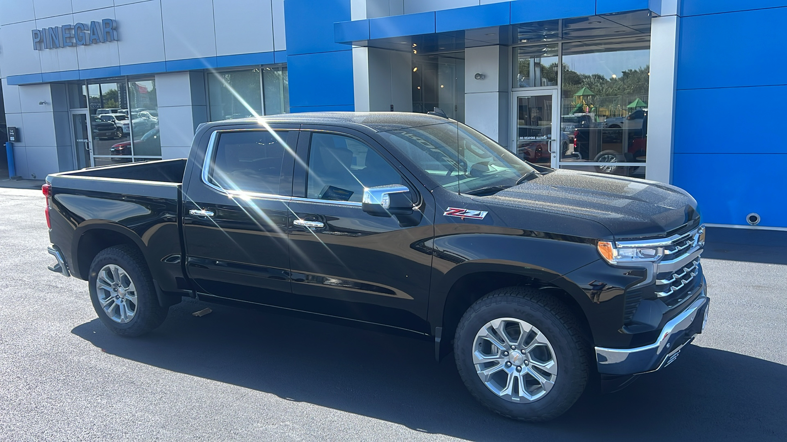 2024 Chevrolet Silverado 1500 LTZ 4