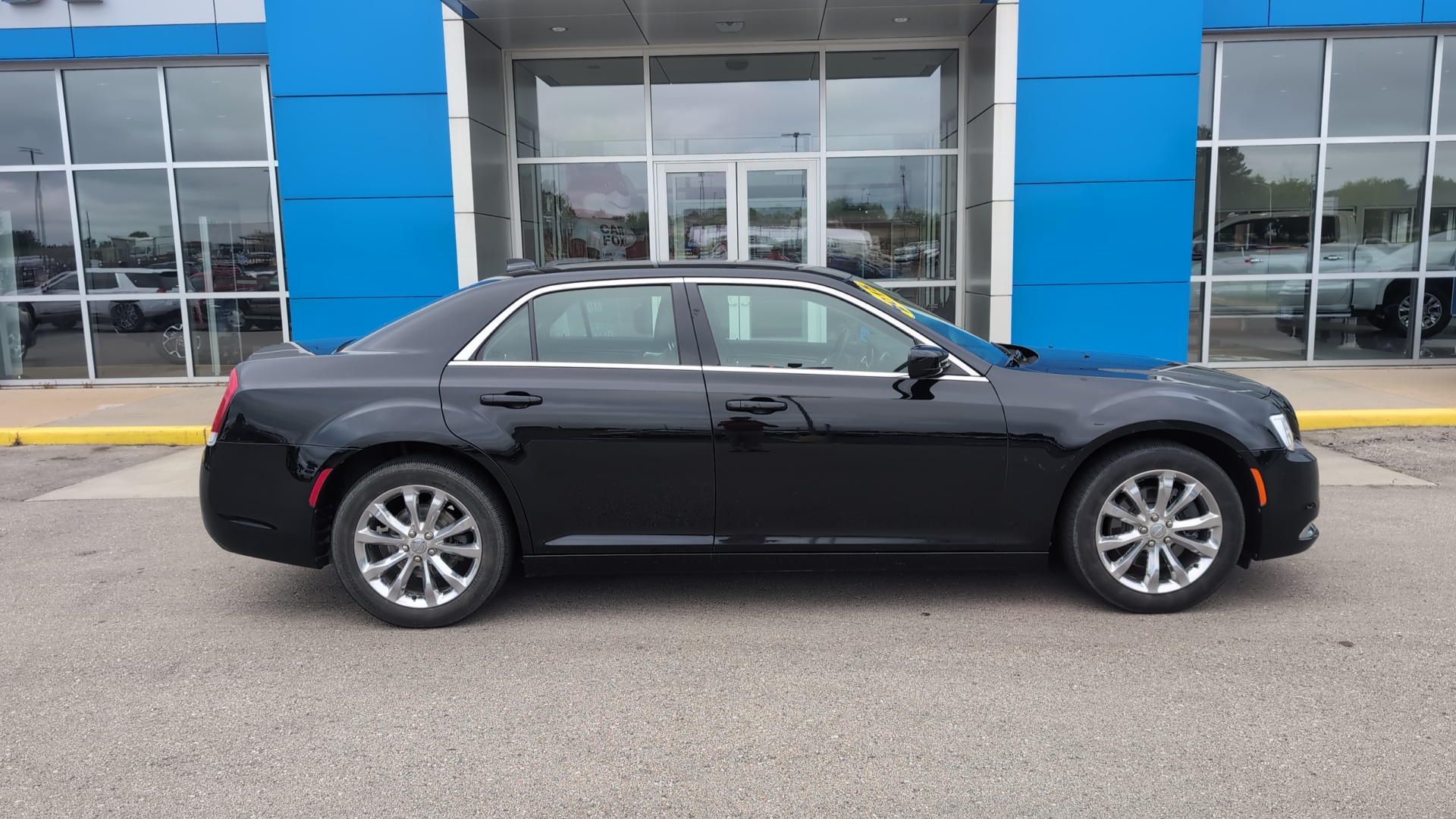 2015 Chrysler 300 Limited 1