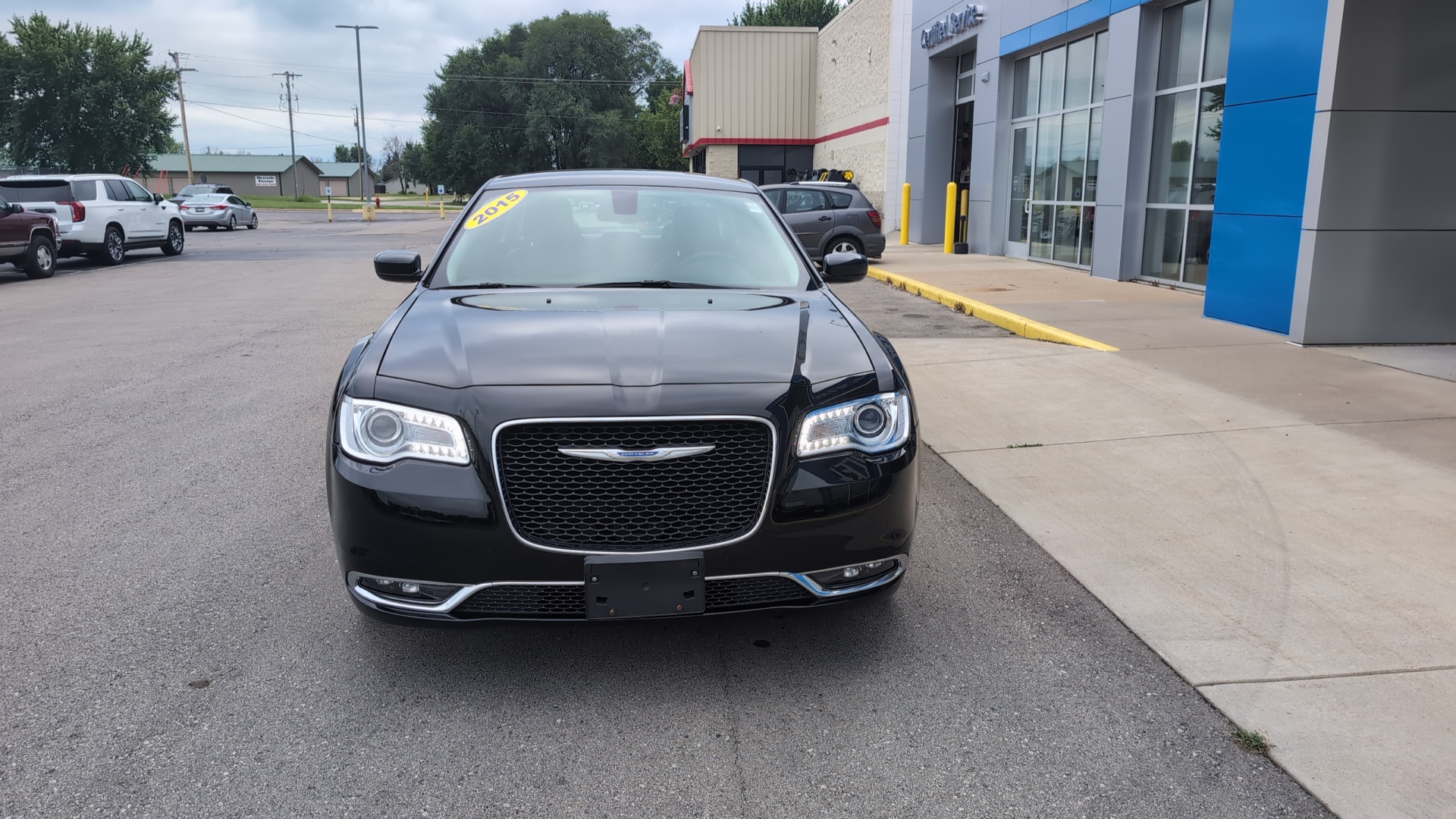 2015 Chrysler 300 Limited 3