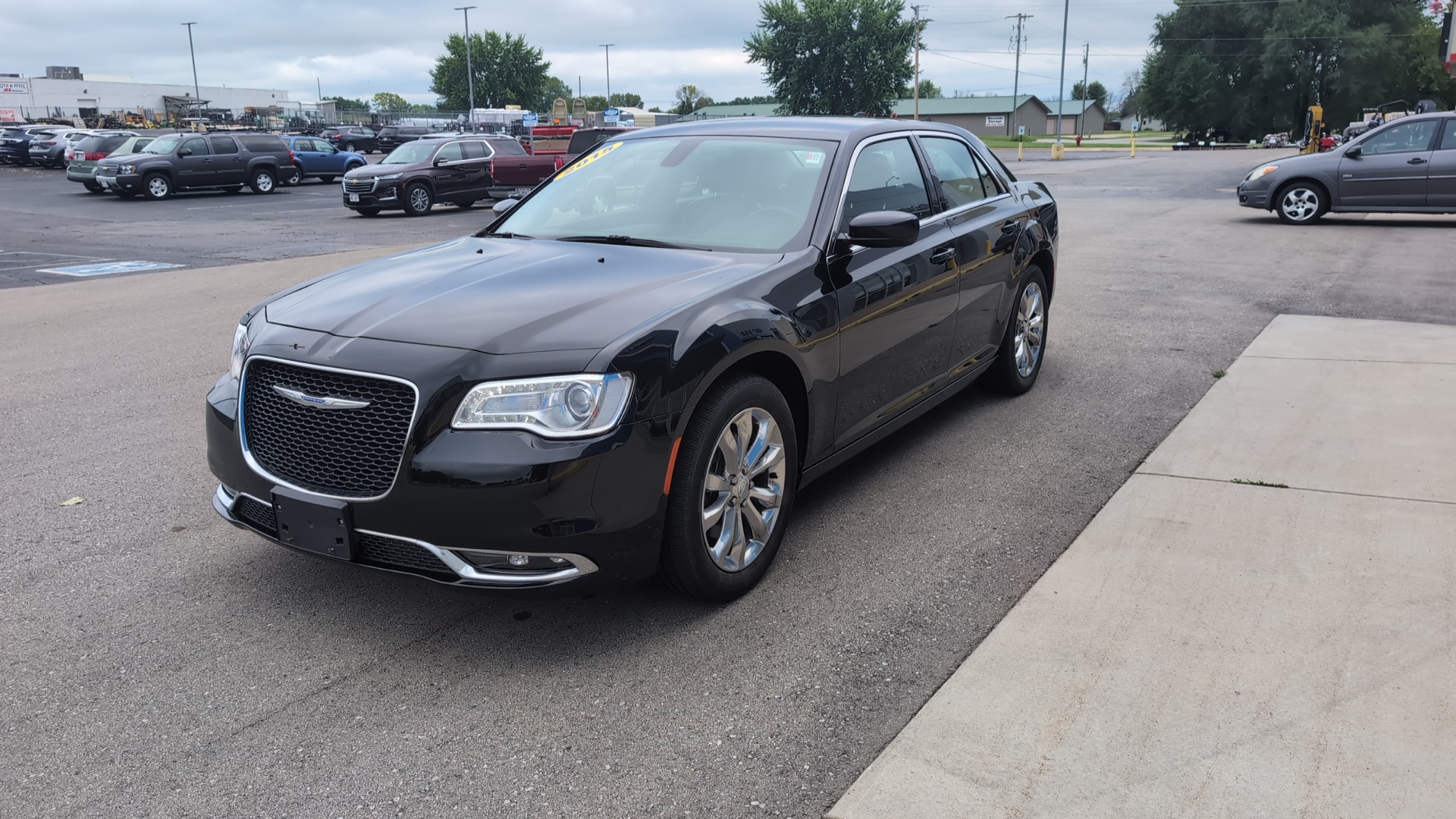 2015 Chrysler 300 Limited 4