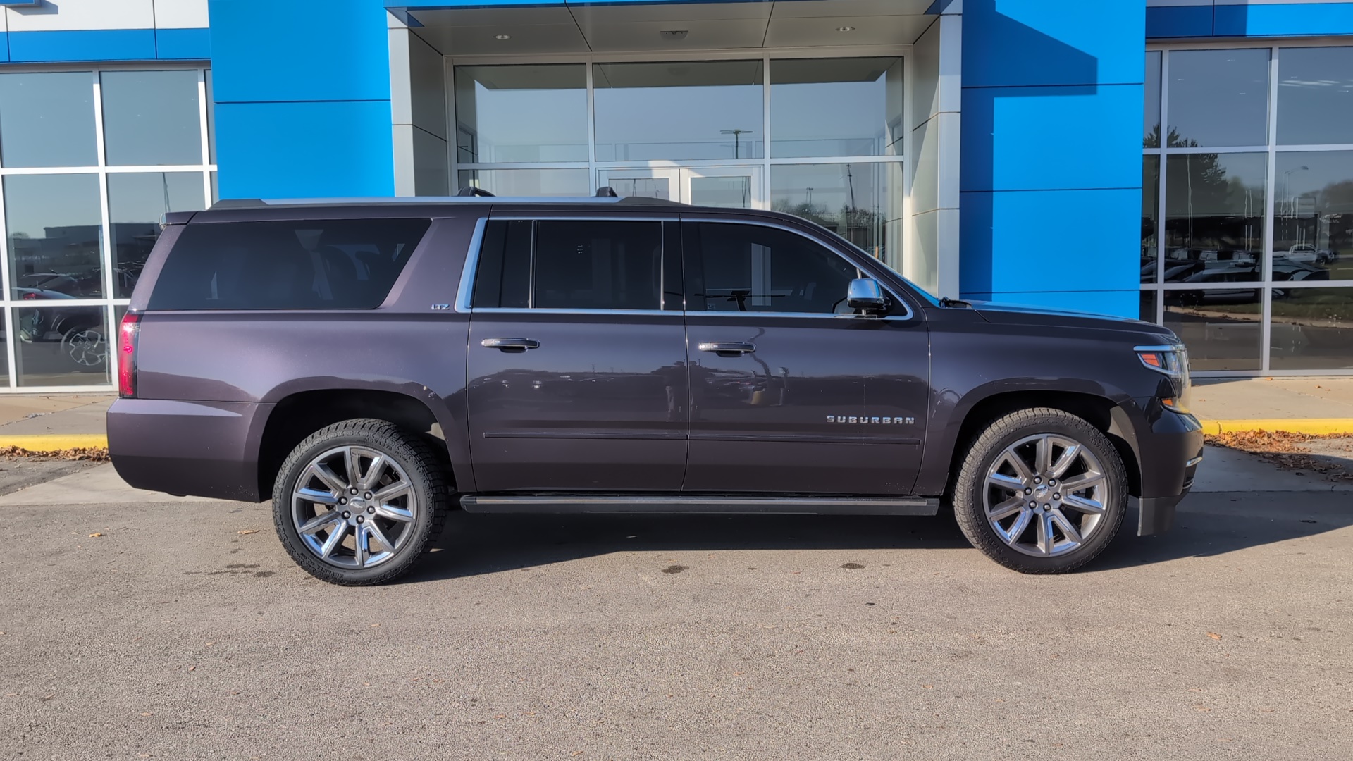 2016 Chevrolet Suburban LTZ 1