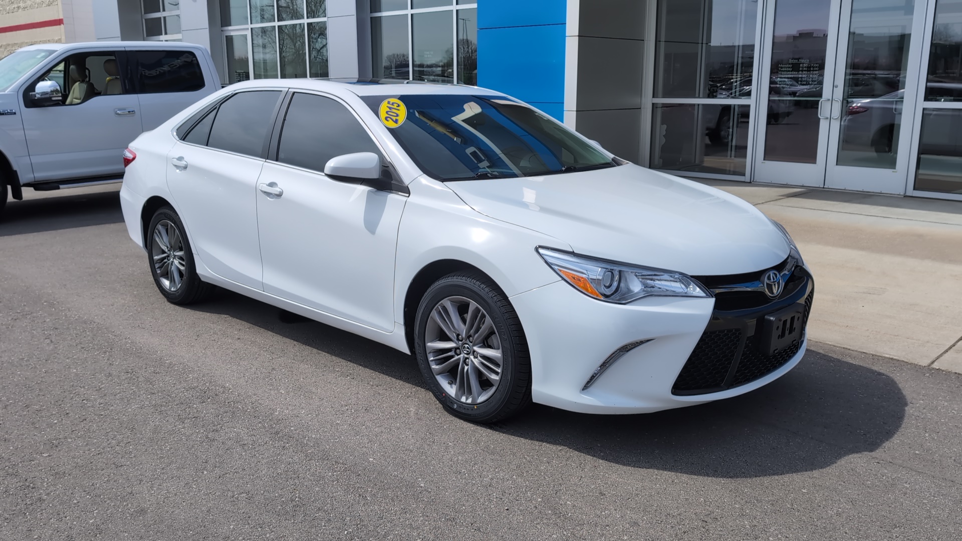 2015 Toyota Camry XLE 2