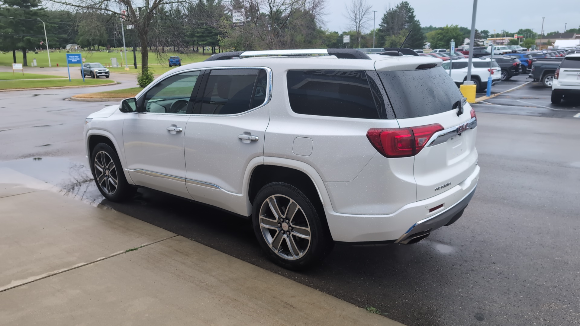 2019 GMC Acadia Denali 6