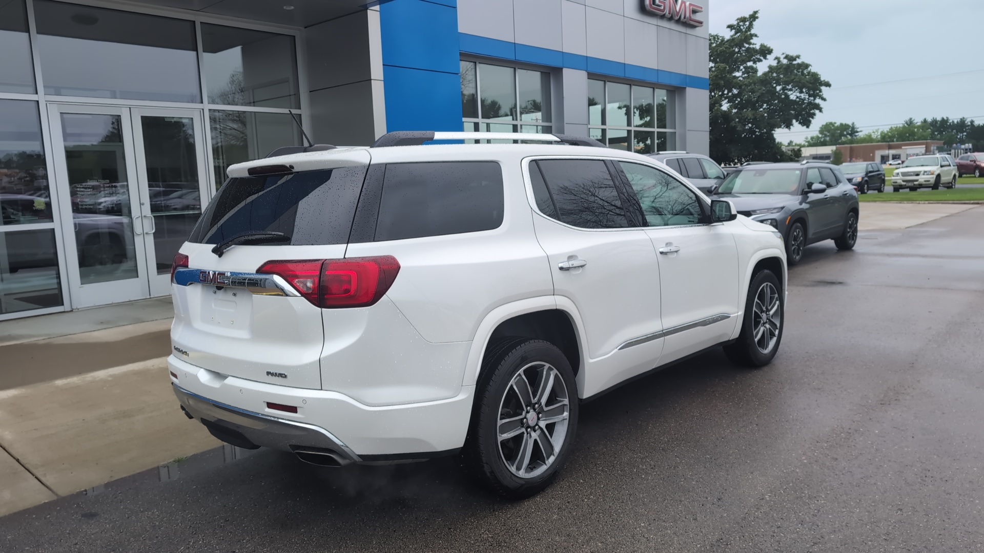 2019 GMC Acadia Denali 8