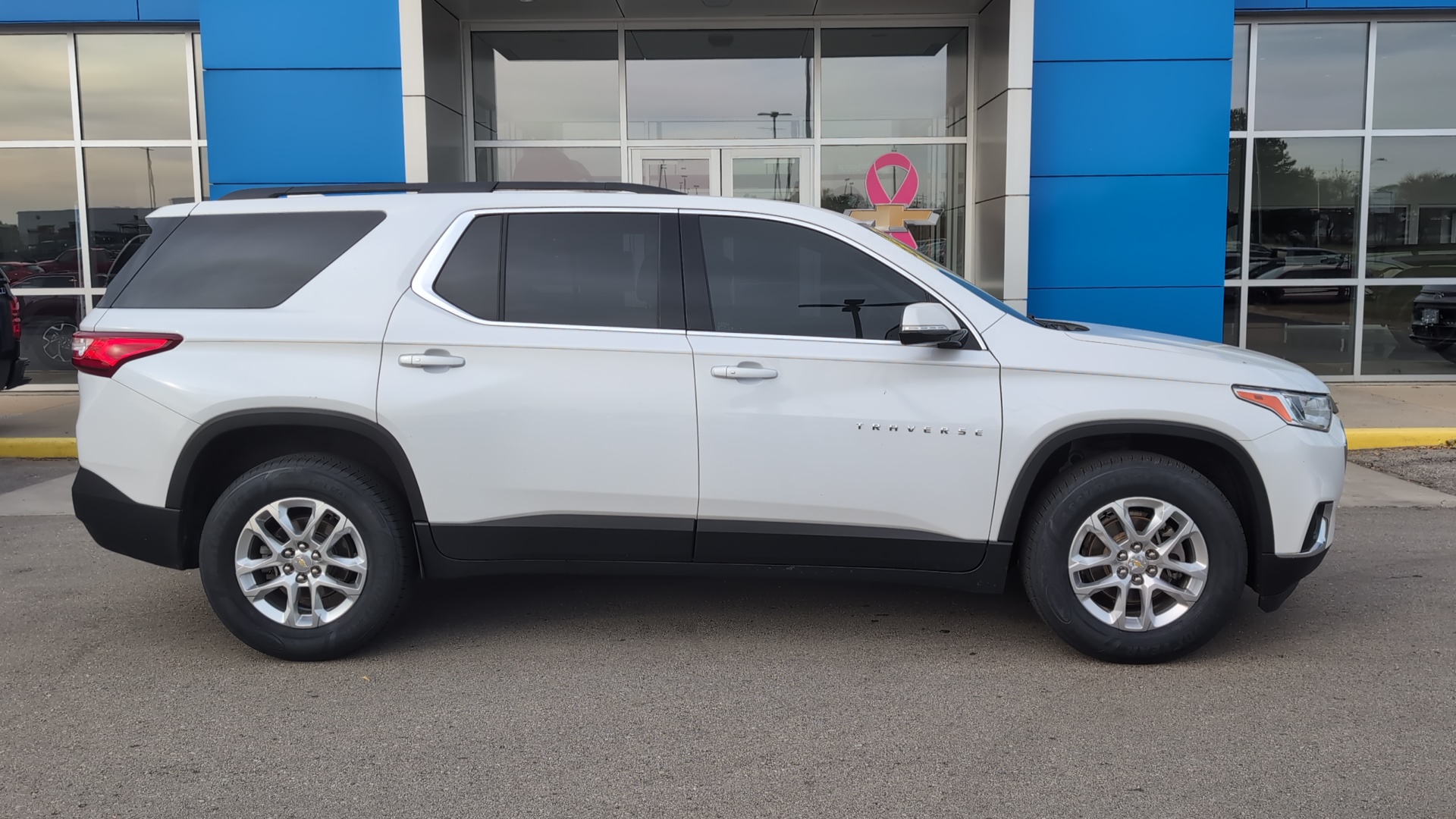 2019 Chevrolet Traverse LT Leather 1