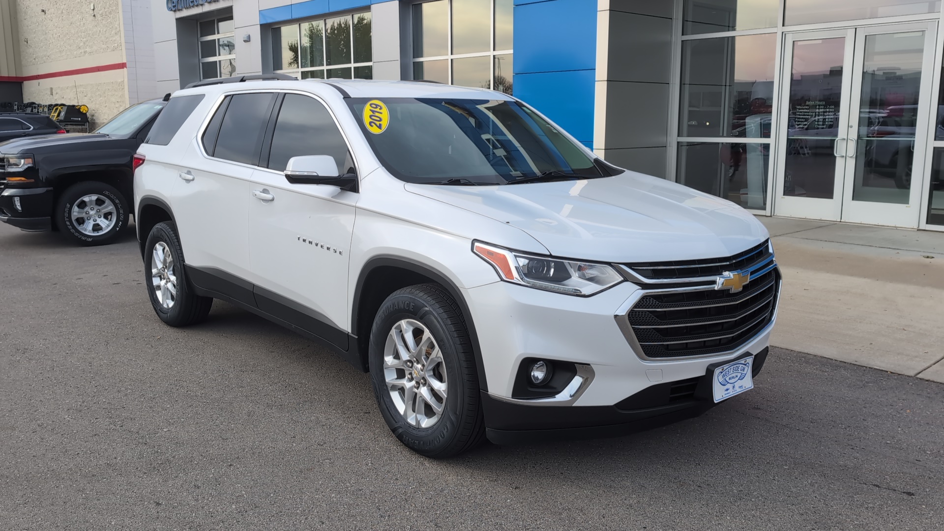 2019 Chevrolet Traverse LT Leather 2