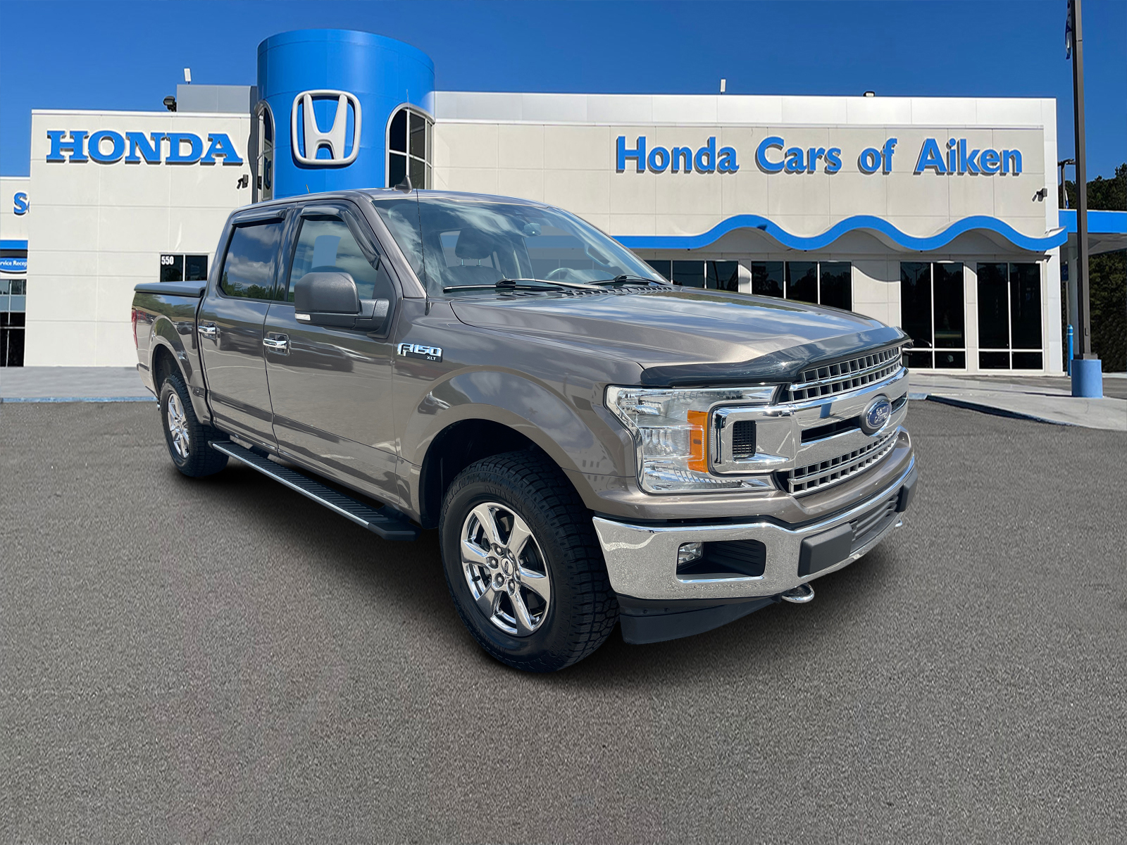 2019 Ford F-150 XLT 1