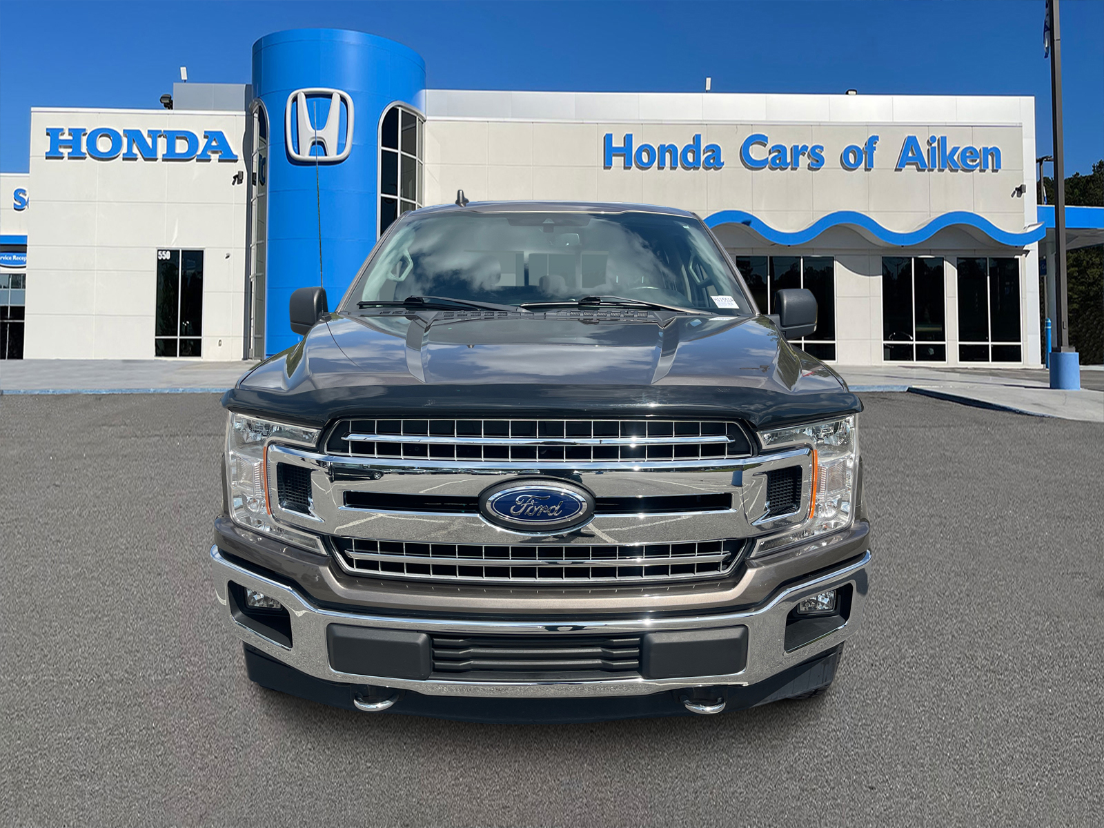 2019 Ford F-150 XLT 2