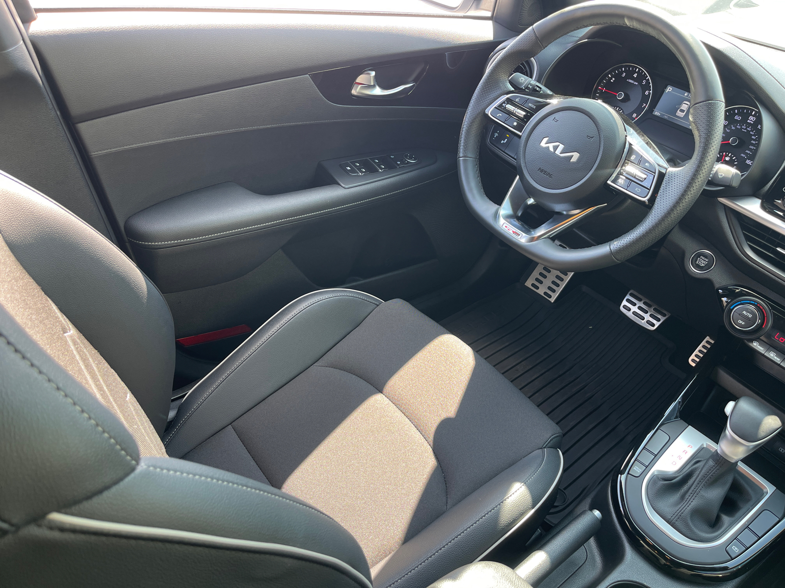 2023 Kia Forte GT-Line 14