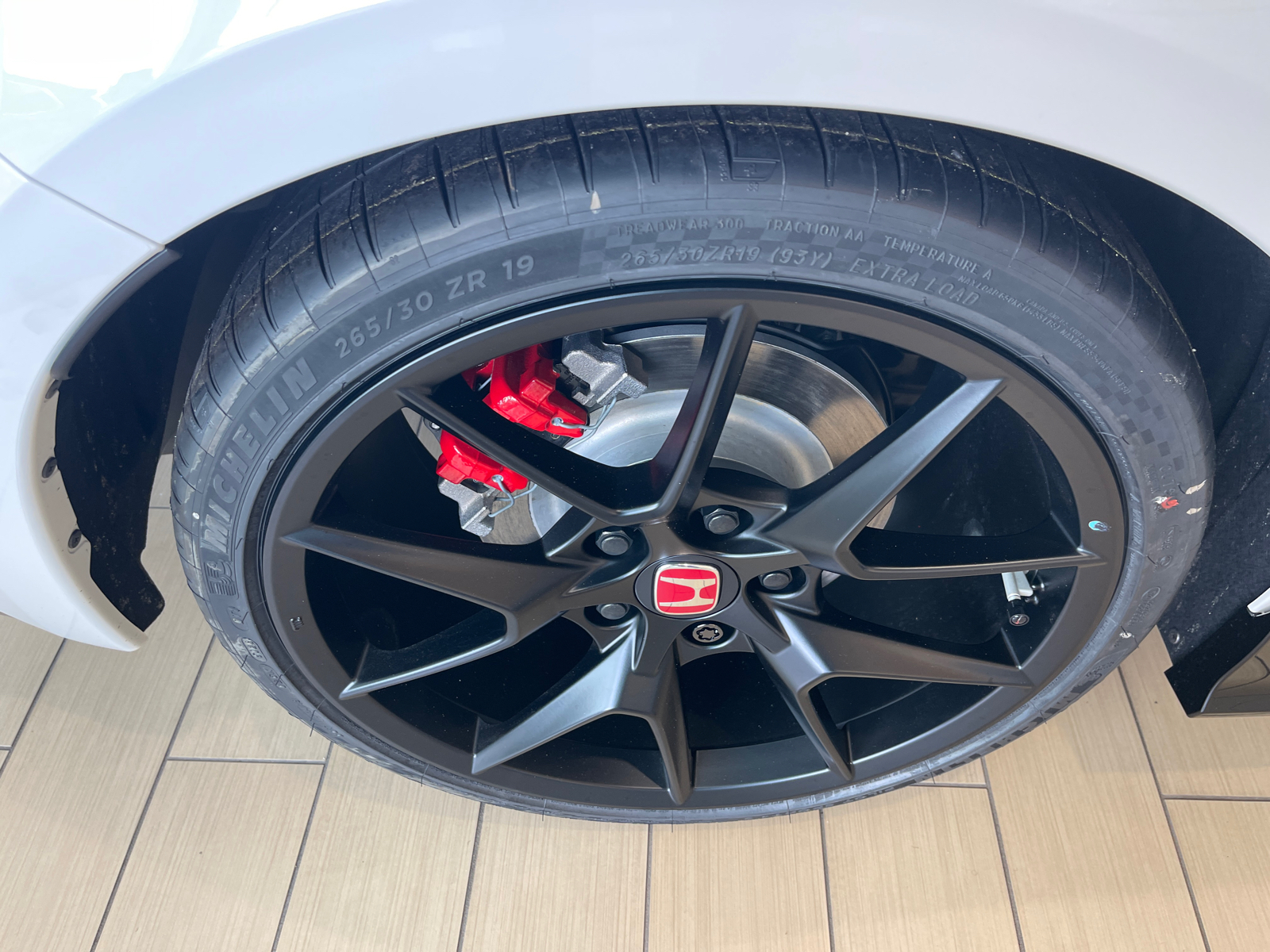 2024 Honda Civic Type R Base 9