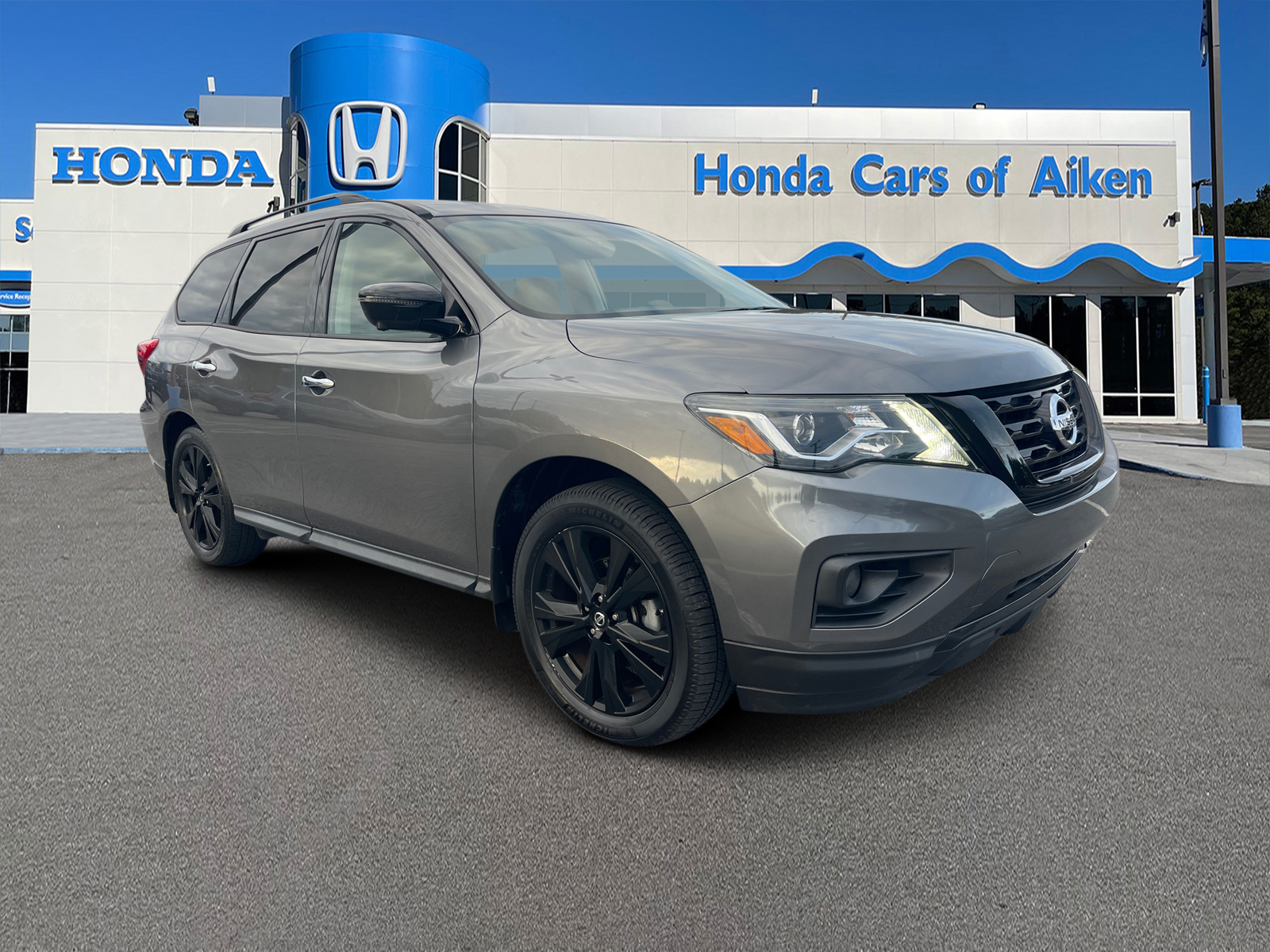 2018 Nissan Pathfinder SL 1