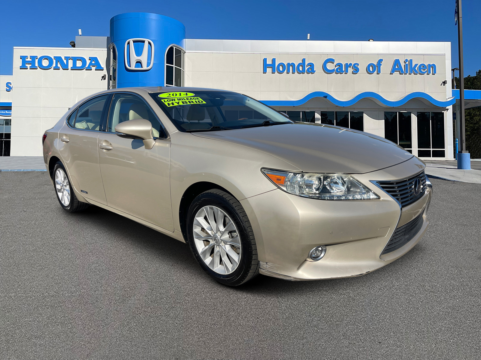 2014 Lexus ES 300h 1