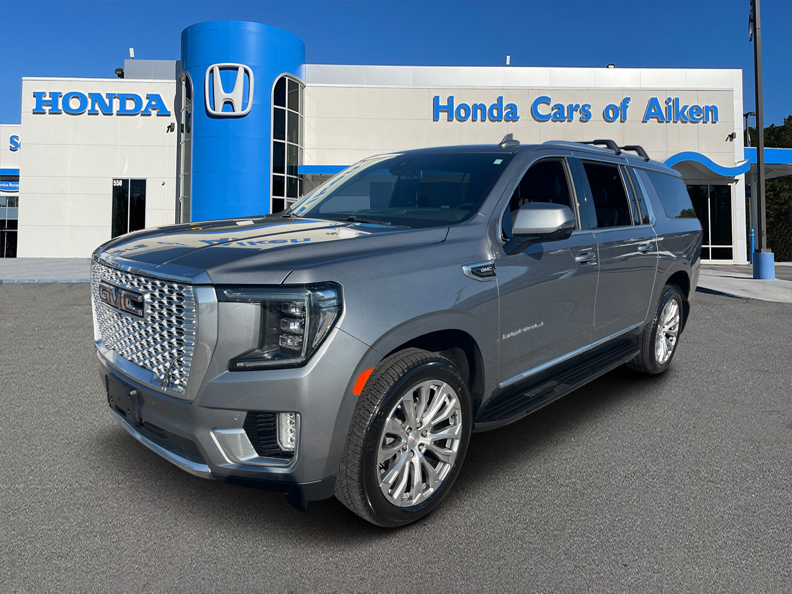 2022 GMC Yukon XL Denali 3