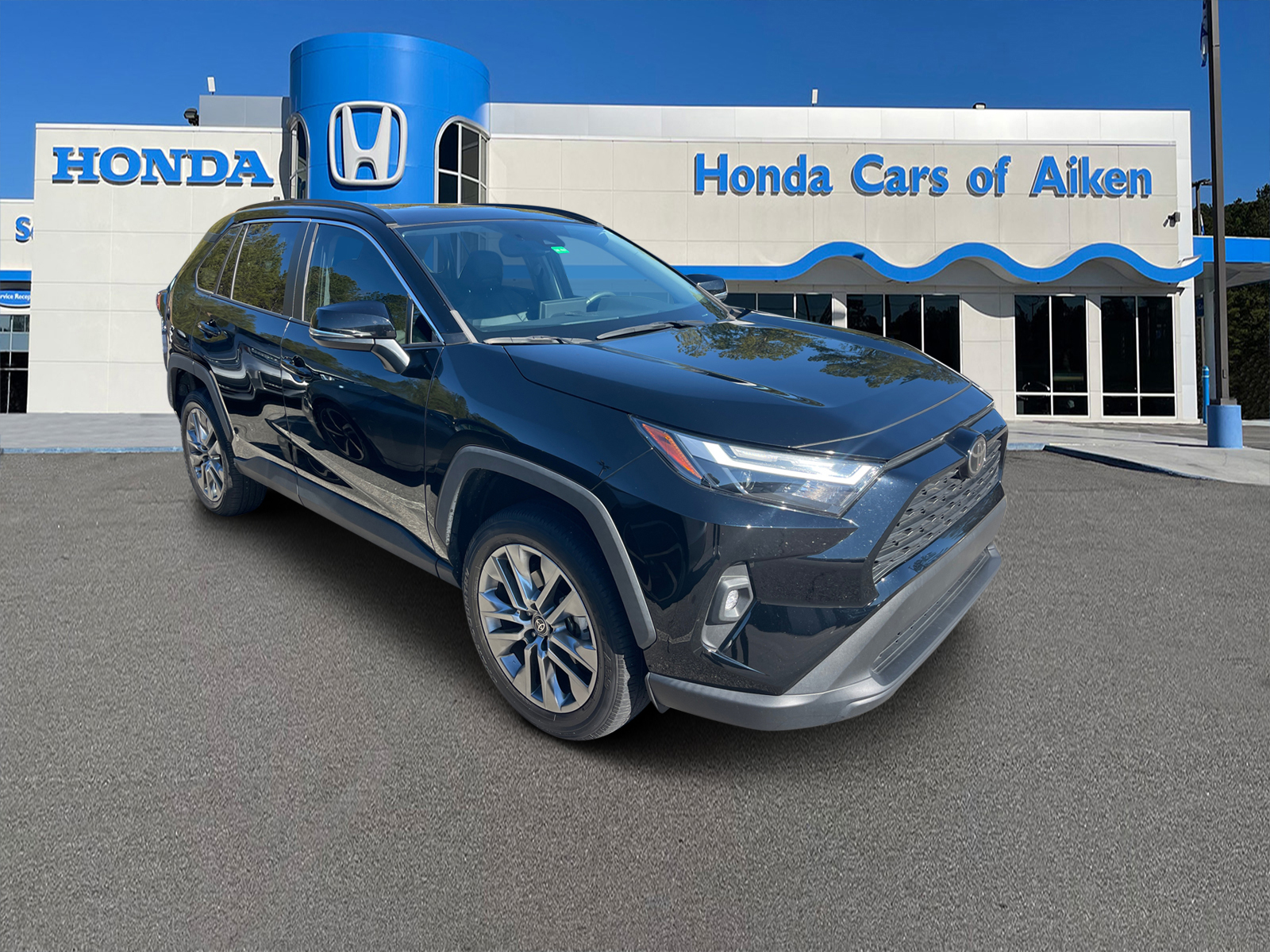 2022 Toyota RAV4 XLE Premium 2