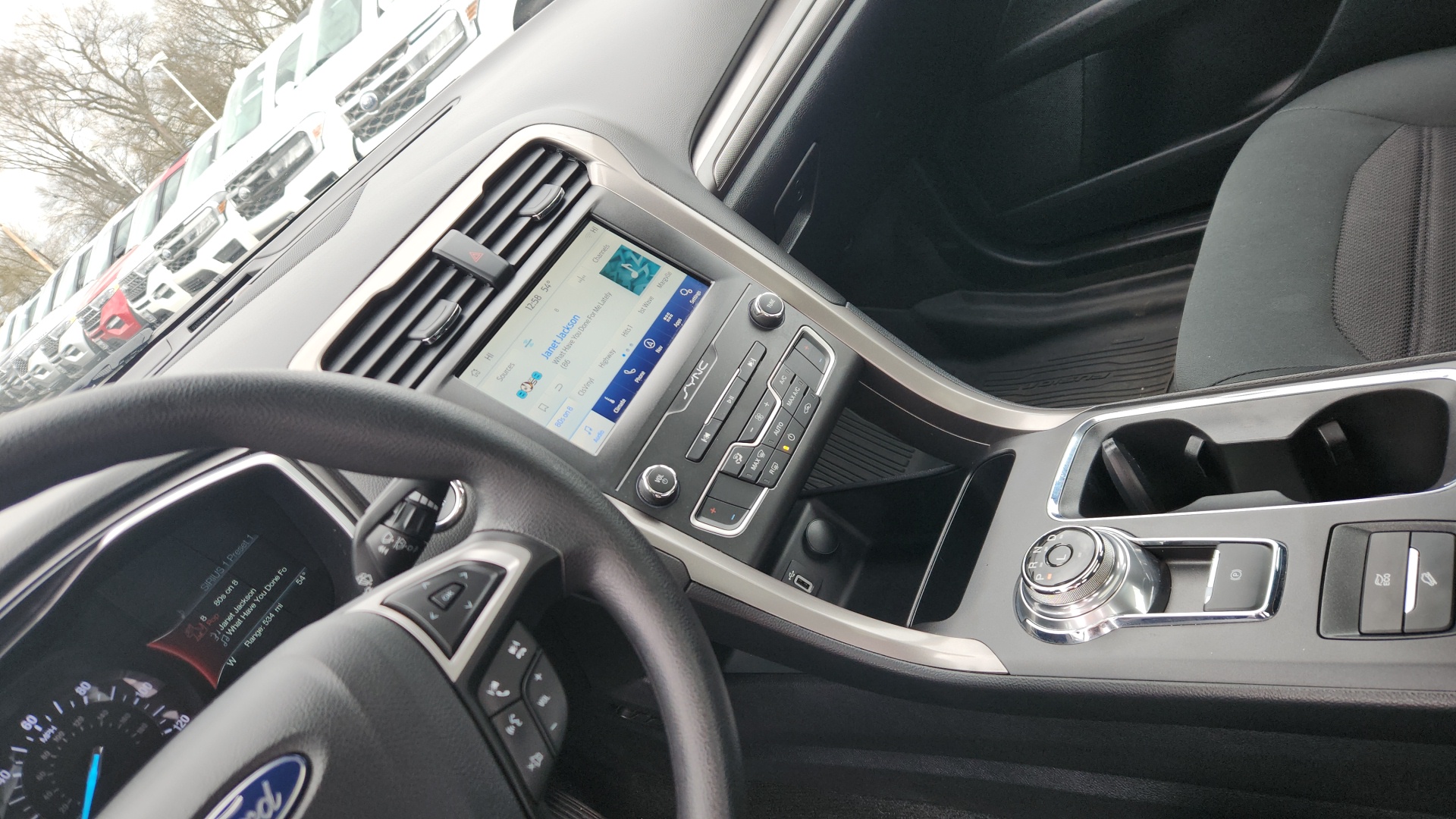 2019 Ford Fusion Hybrid SE 16