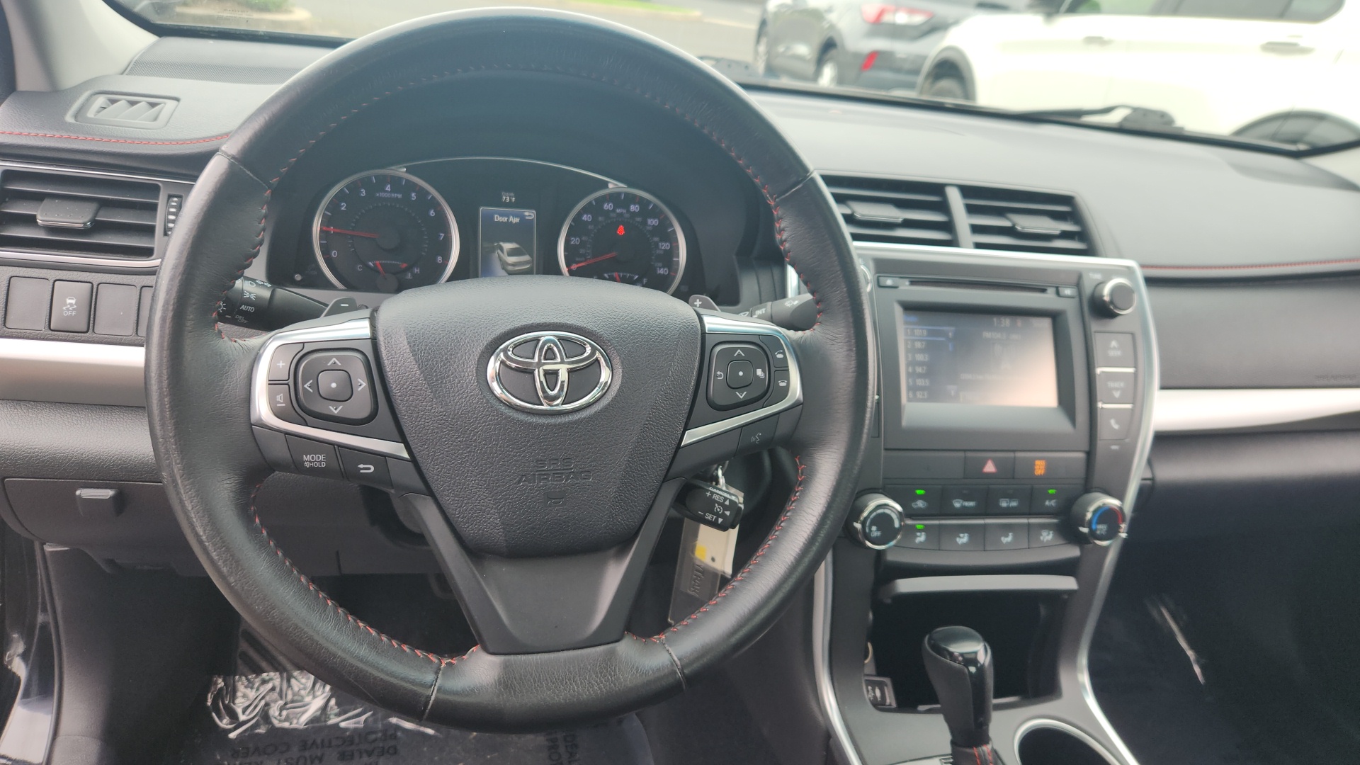 2017 Toyota Camry XSE 12