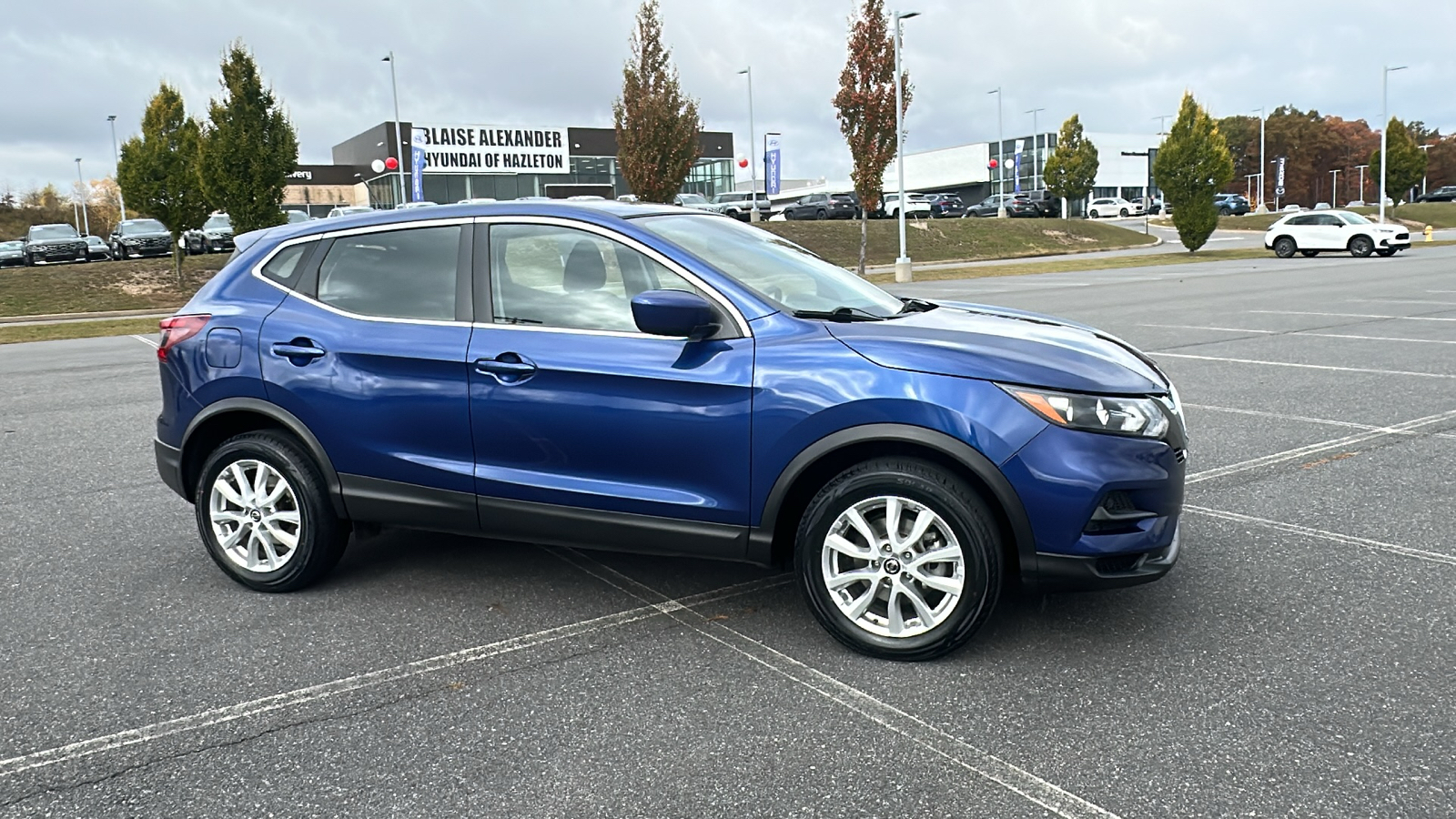 2021 Nissan Rogue Sport S 3