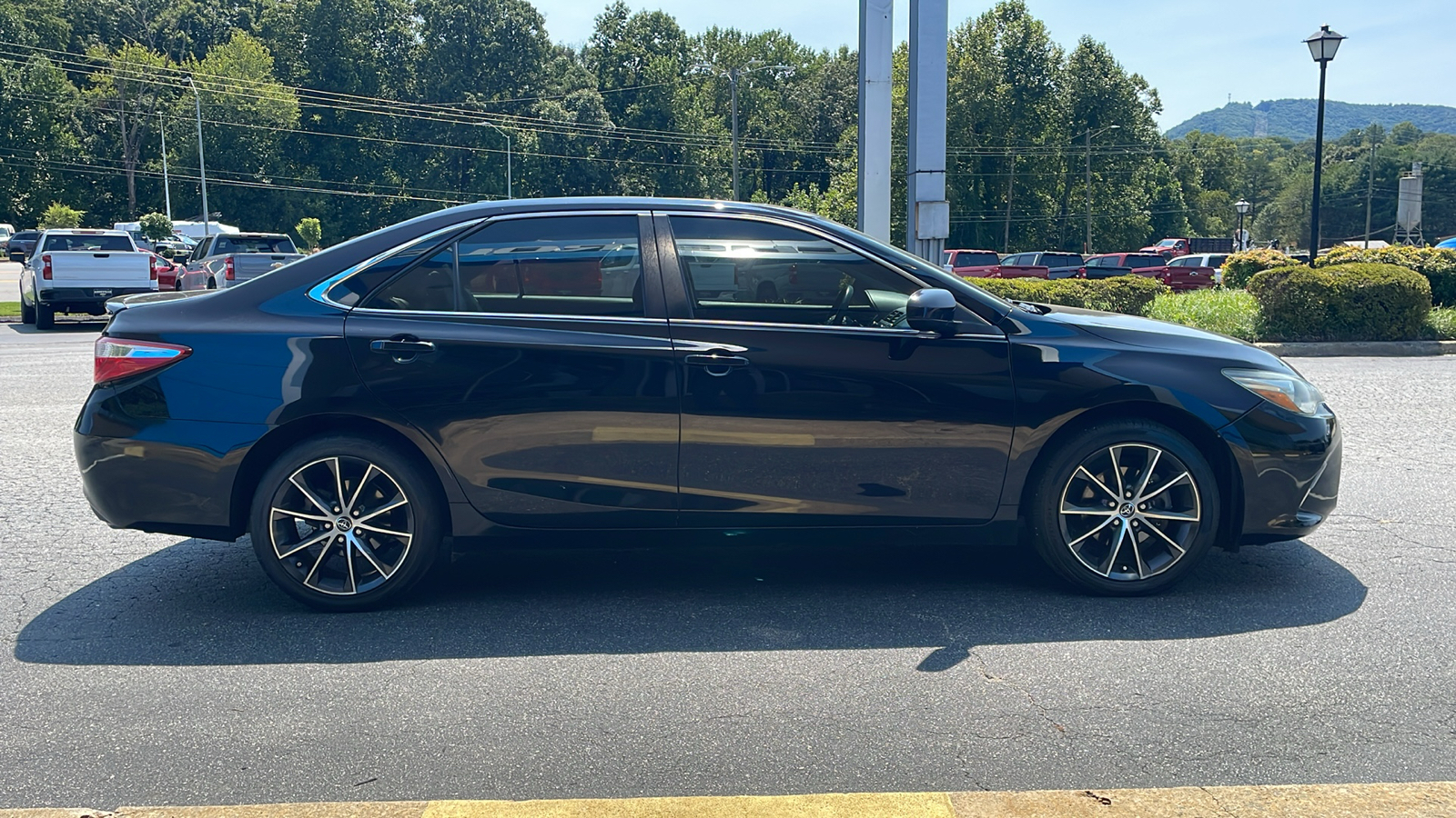 2015 Toyota Camry LE 9