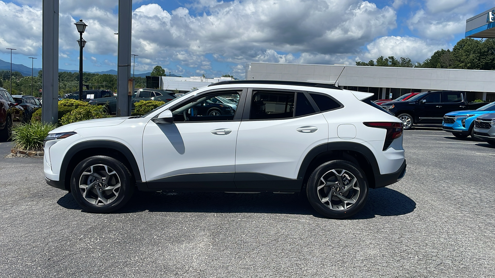 2025 Chevrolet Trax LT 3