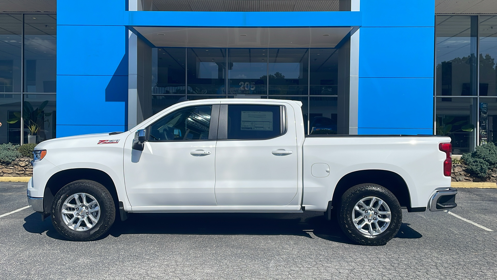 2025 Chevrolet Silverado 1500 LT 4