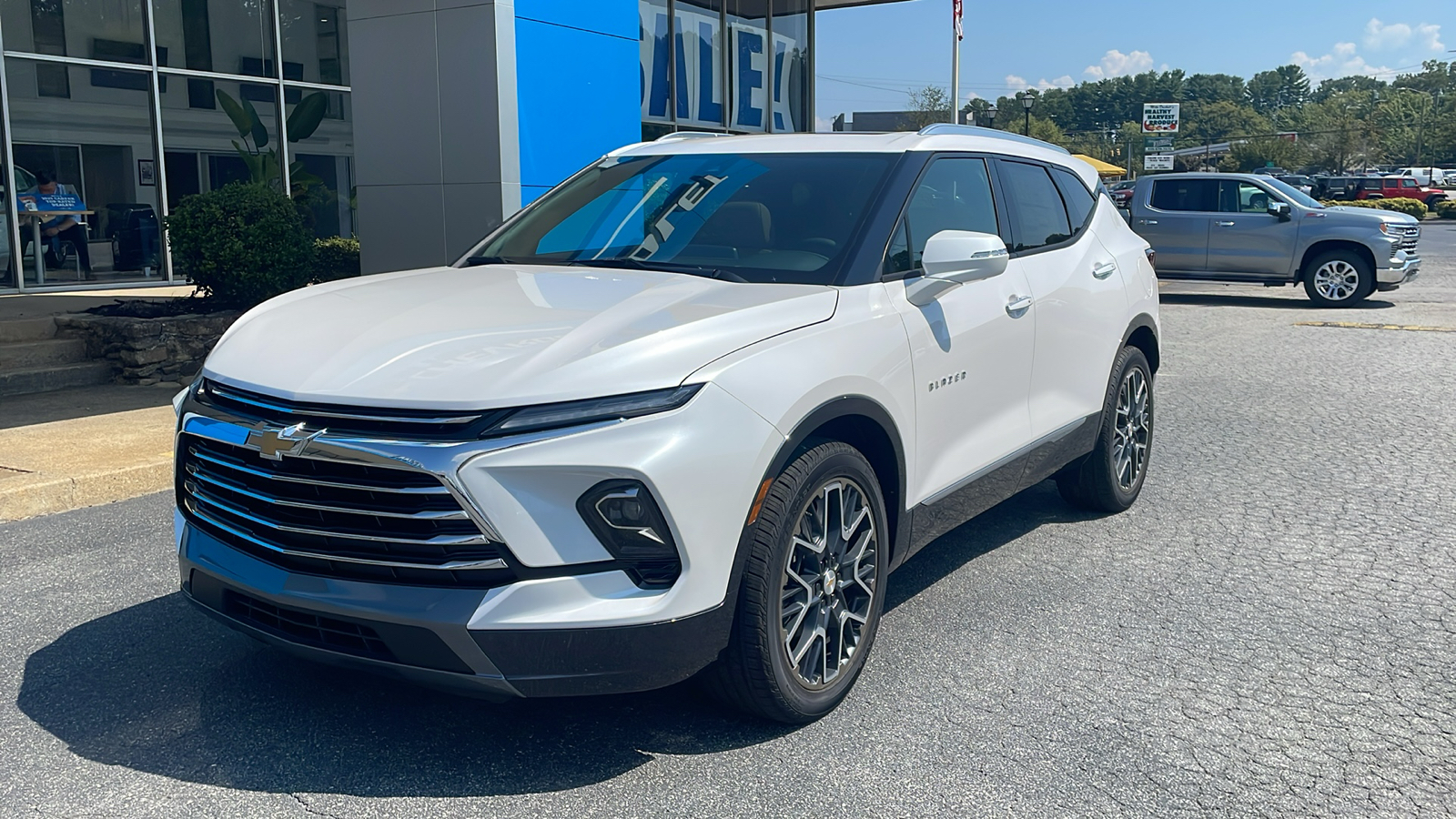 2025 Chevrolet Blazer Premier 1