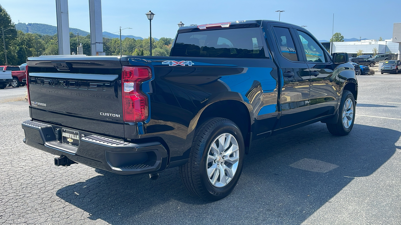 2025 Chevrolet Silverado 1500 Custom 8