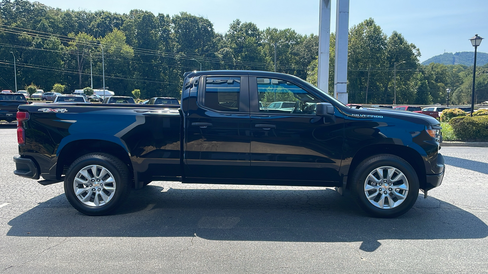 2025 Chevrolet Silverado 1500 Custom 9