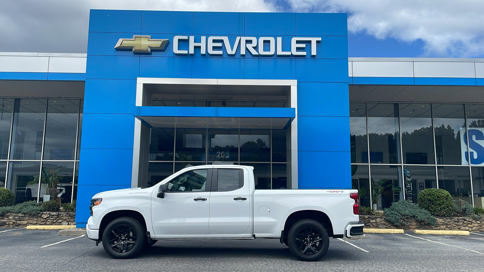 2025 Chevrolet Silverado 1500 Custom 3