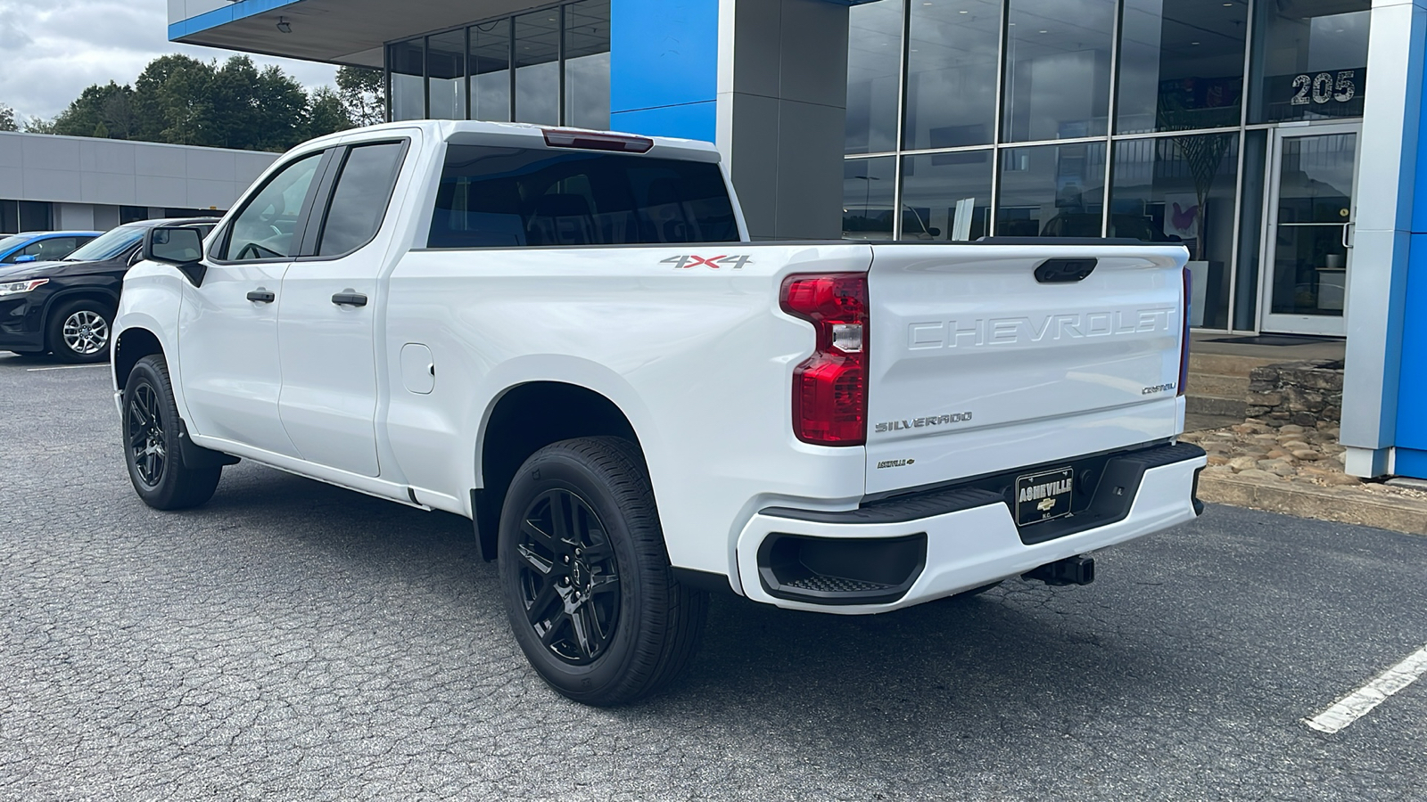 2025 Chevrolet Silverado 1500 Custom 5