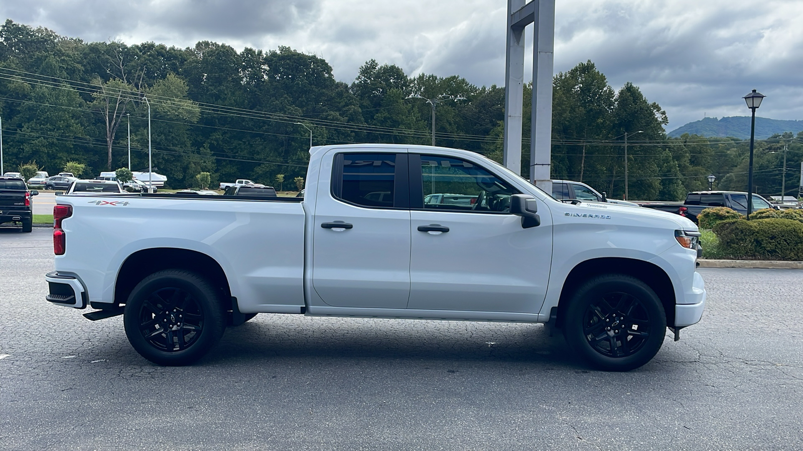 2025 Chevrolet Silverado 1500 Custom 9