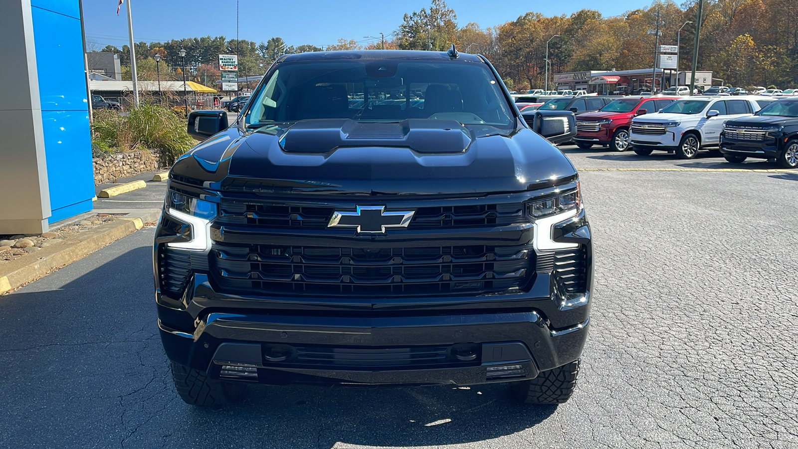 2025 Chevrolet Silverado 1500 LT Trail Boss 2