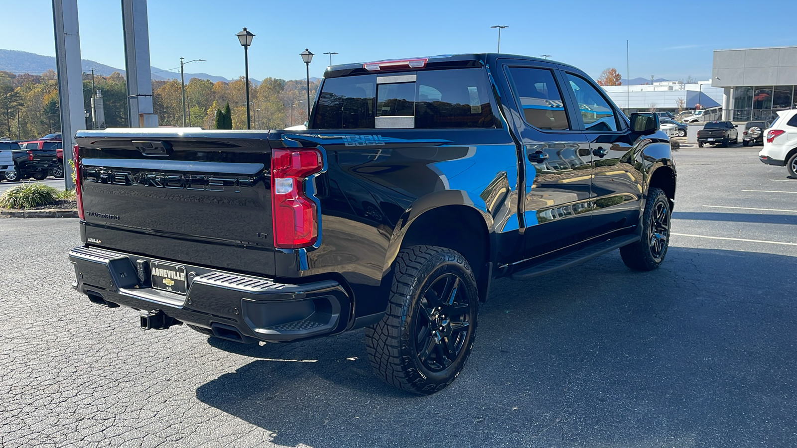 2025 Chevrolet Silverado 1500 LT Trail Boss 8