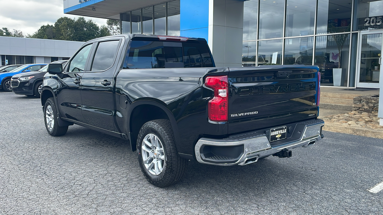 2025 Chevrolet Silverado 1500 LT 5