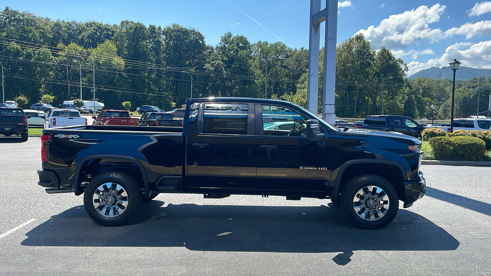 2025 Chevrolet Silverado 2500HD Custom 9