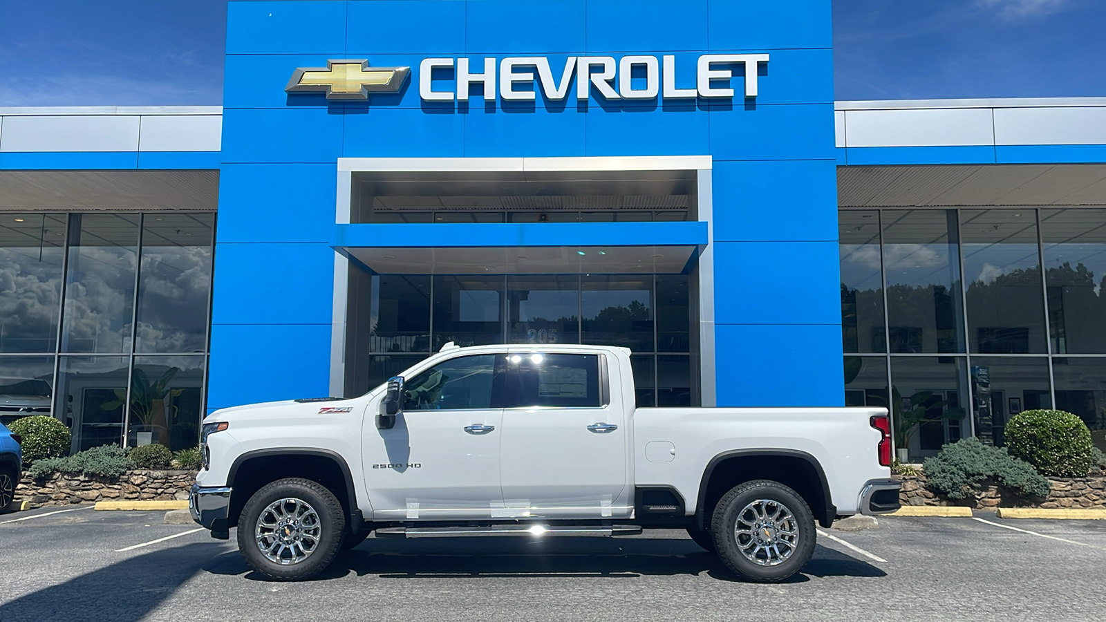 2025 Chevrolet Silverado 2500HD LTZ 3