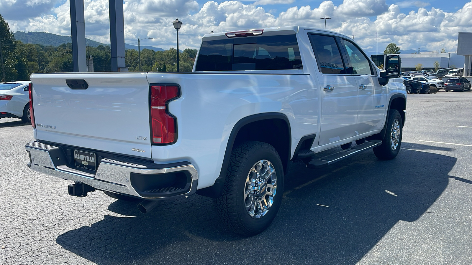 2025 Chevrolet Silverado 2500HD LTZ 8