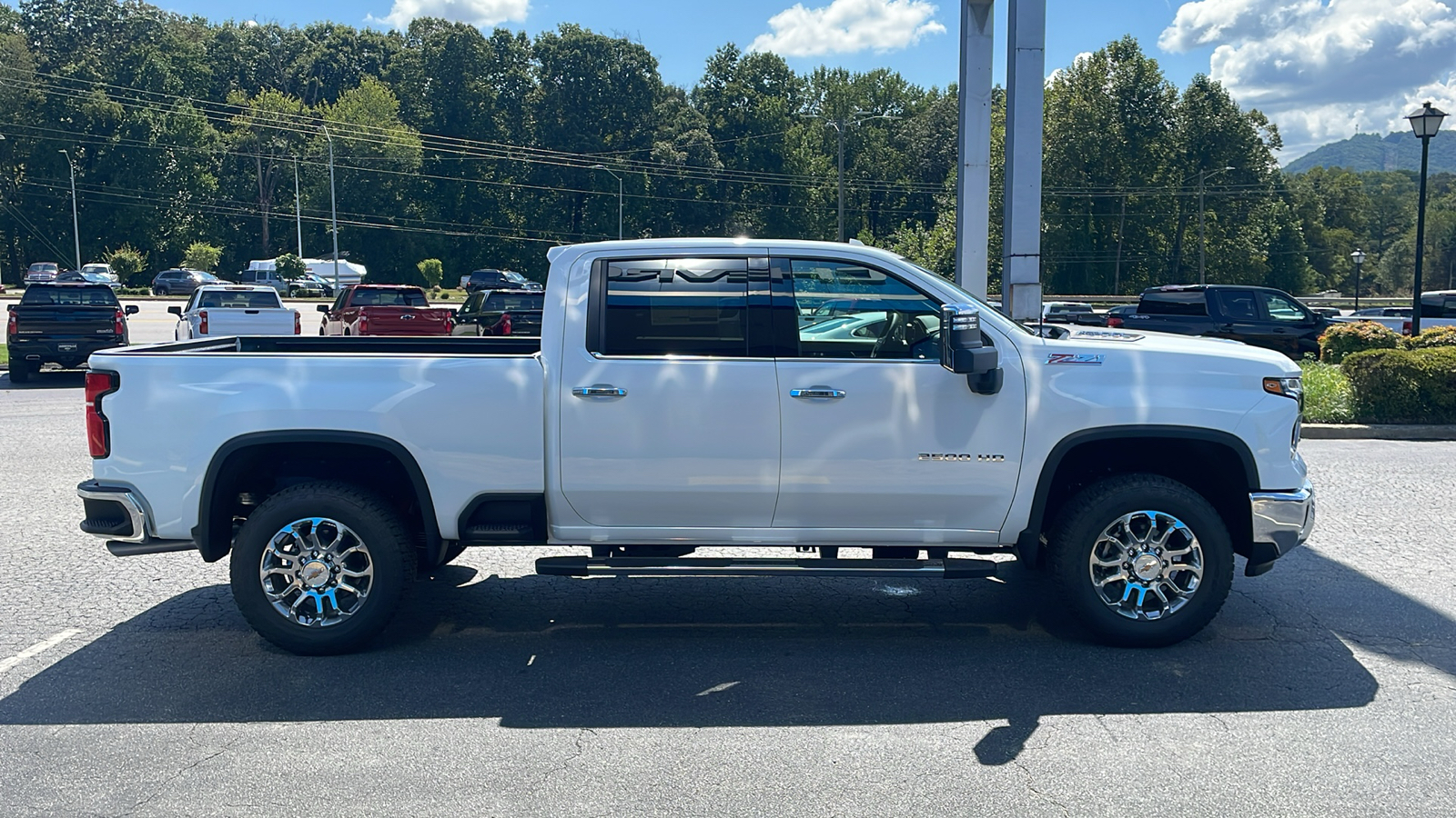 2025 Chevrolet Silverado 2500HD LTZ 9