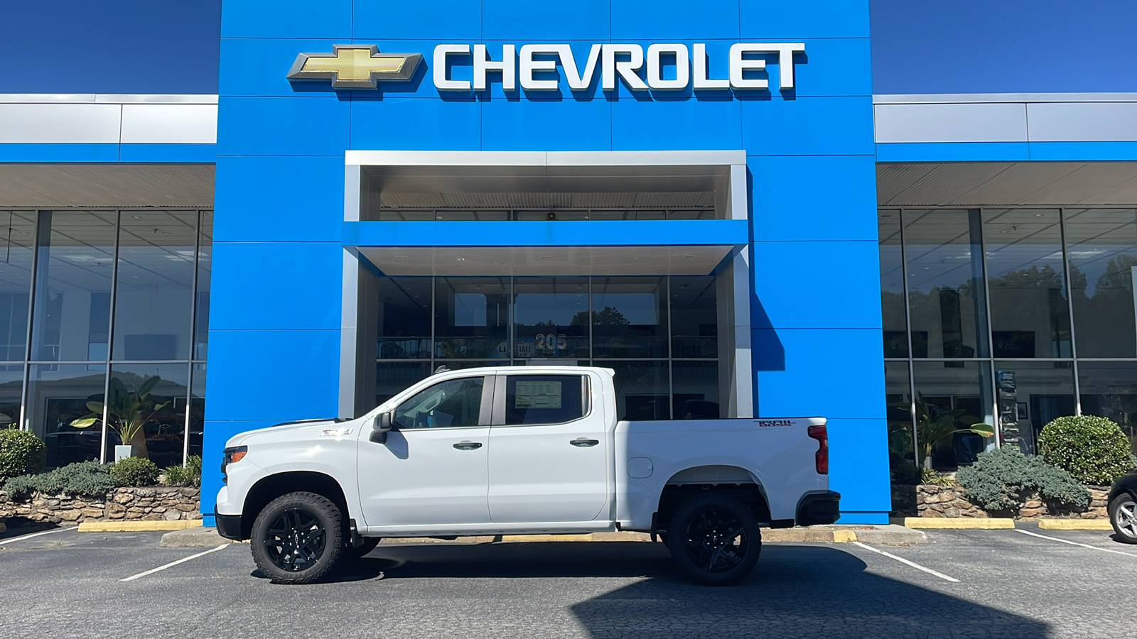 2025 Chevrolet Silverado 1500 Custom Trail Boss 3