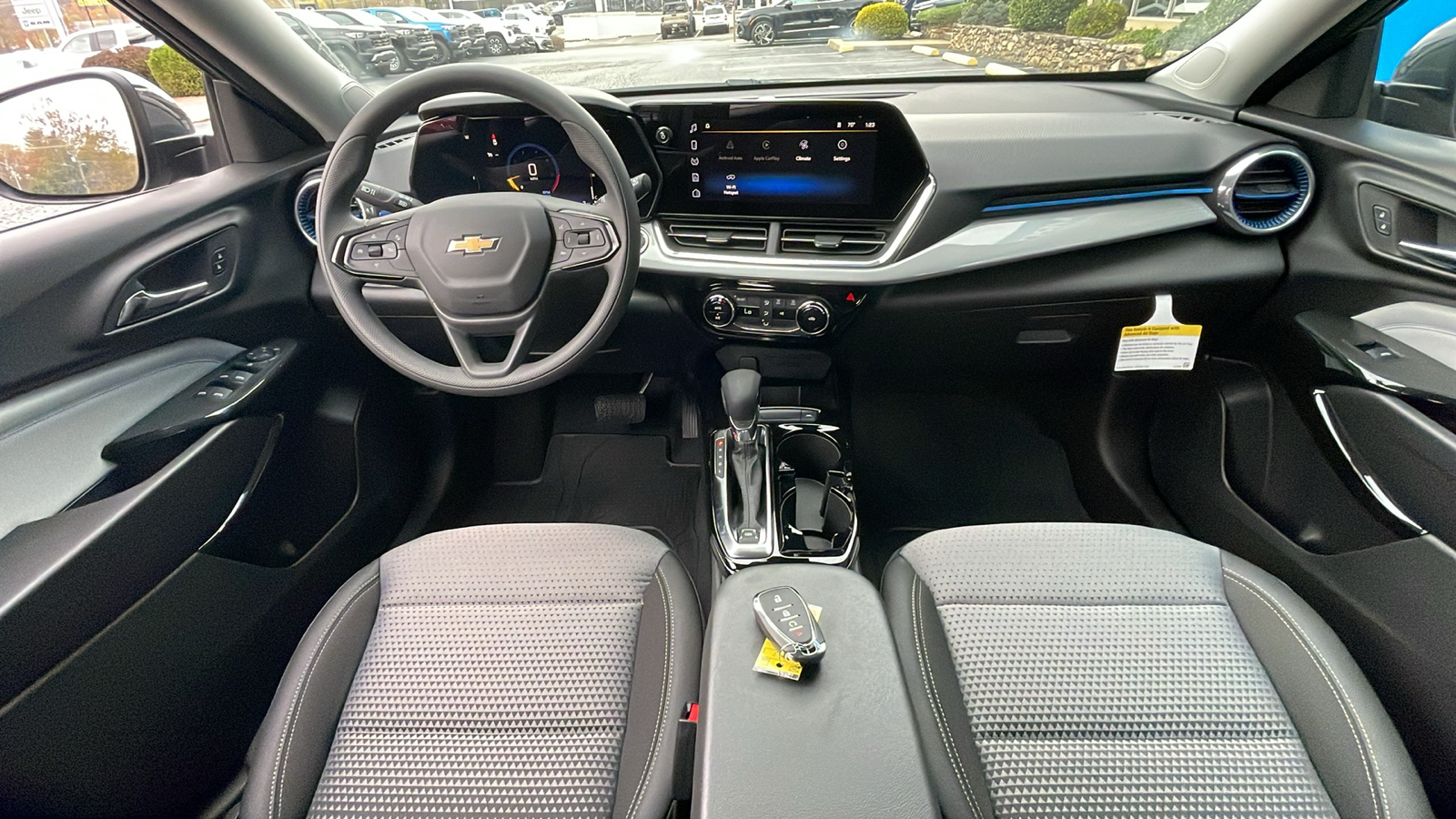 2025 Chevrolet Trax LT 35