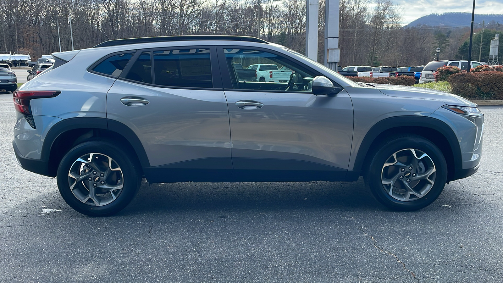 2024 Chevrolet Trax LT 10