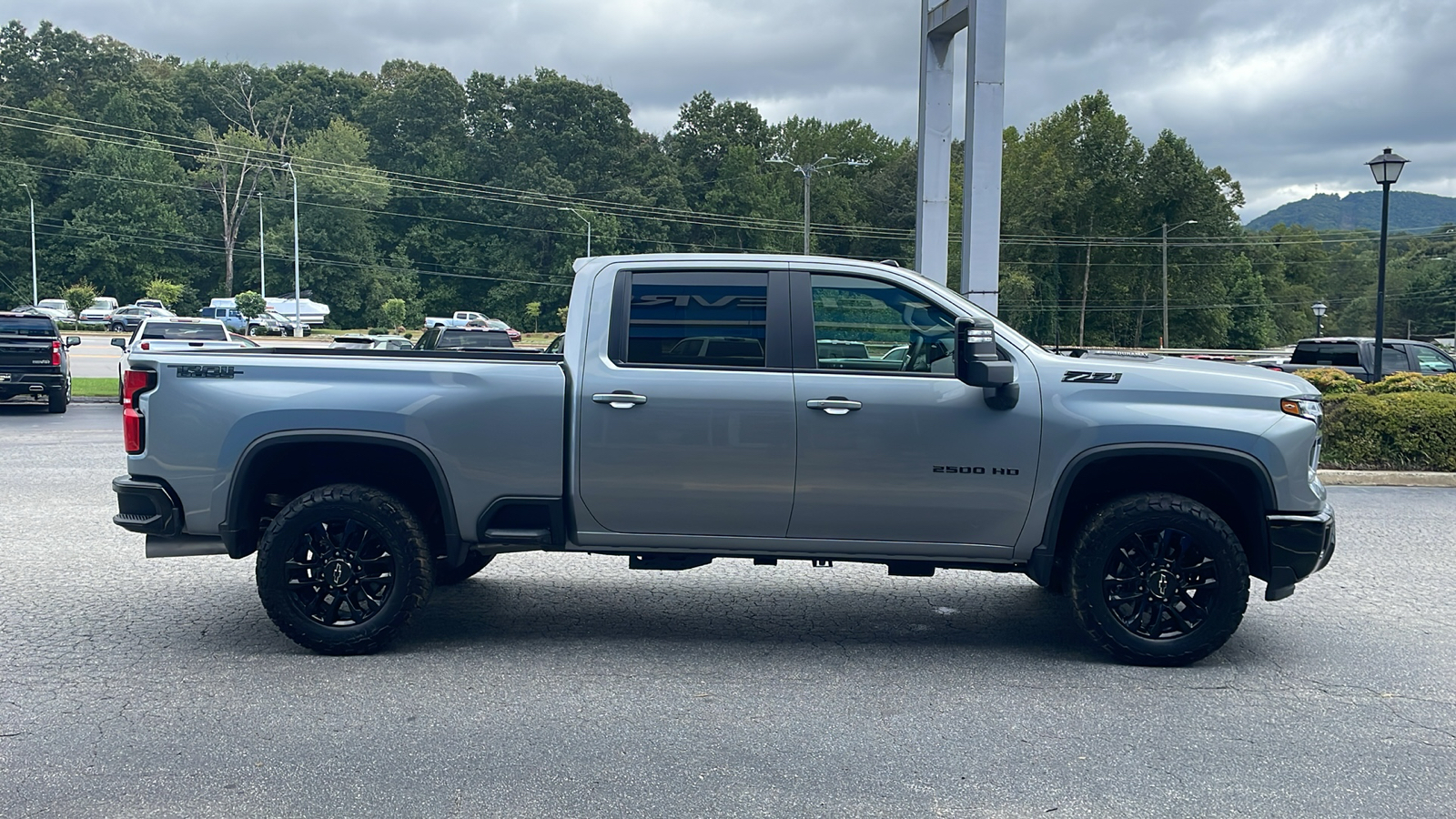 2025 Chevrolet Silverado 2500HD LT 9