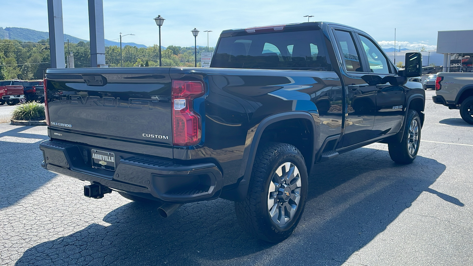 2025 Chevrolet Silverado 2500HD Custom 8