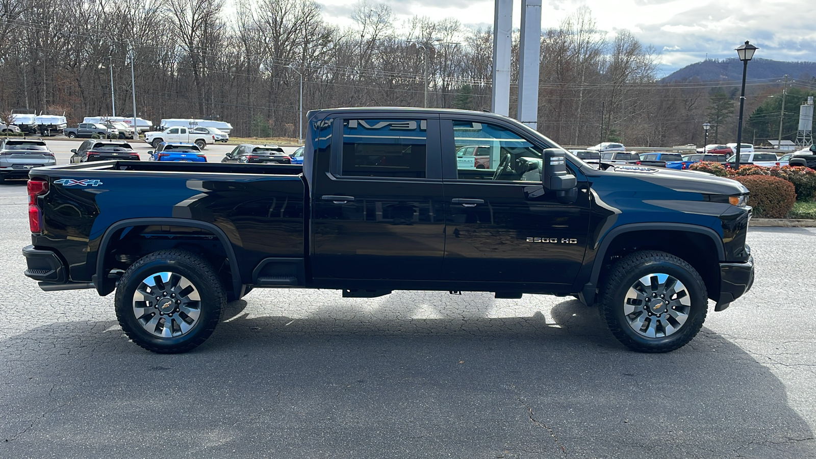 2025 Chevrolet Silverado 2500HD Custom 9