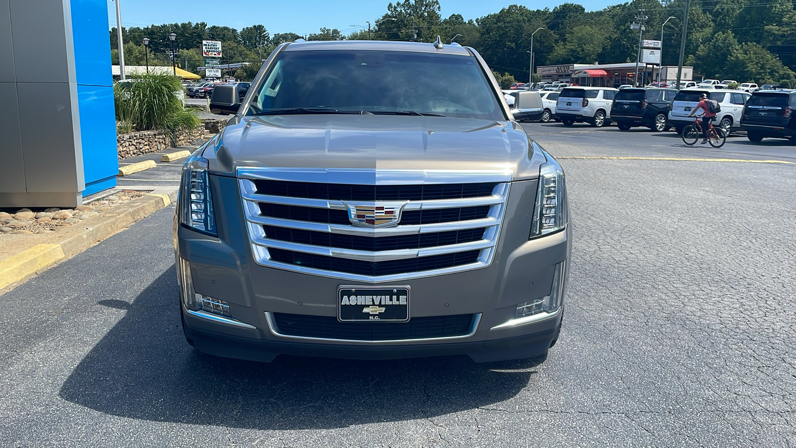 2017 Cadillac Escalade Luxury 2