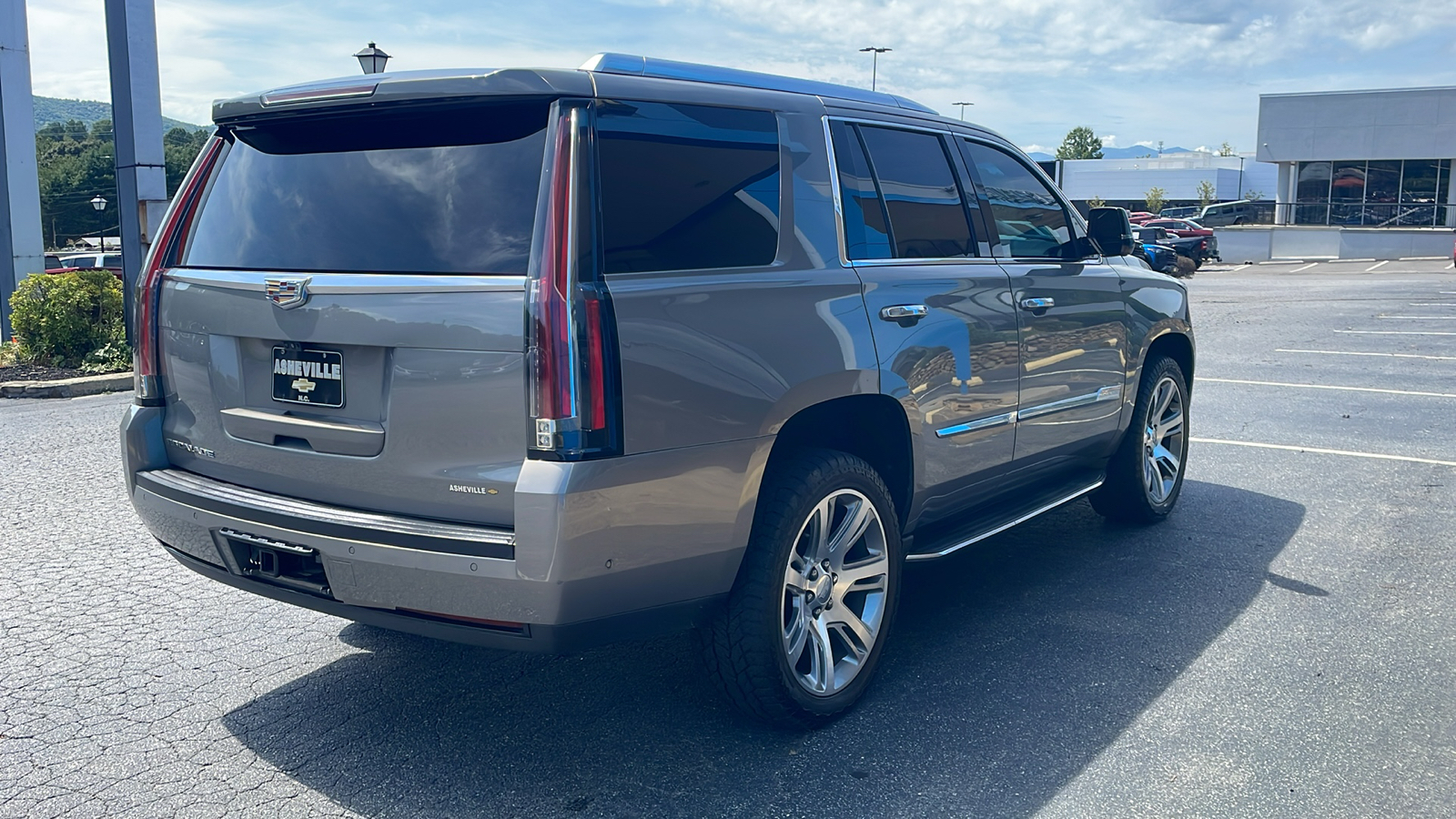 2017 Cadillac Escalade Luxury 10