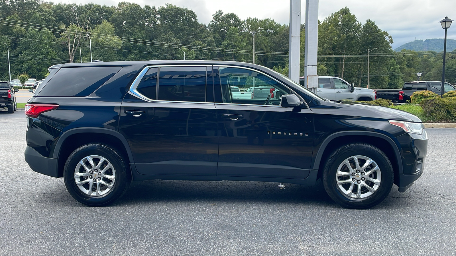 2019 Chevrolet Traverse LS 9