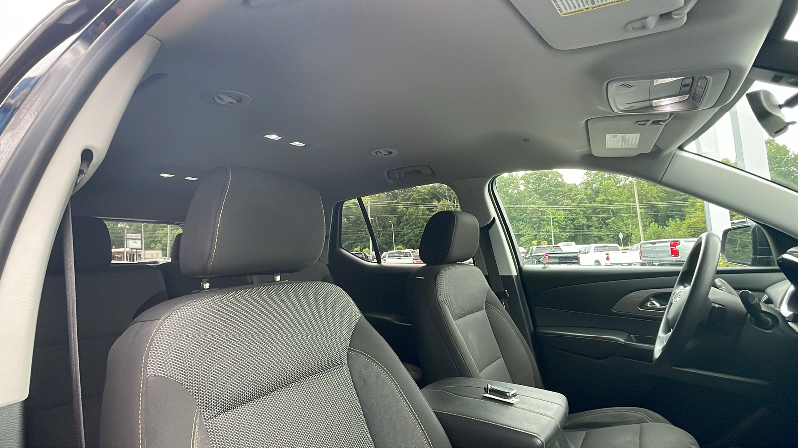 2019 Chevrolet Traverse LS 29