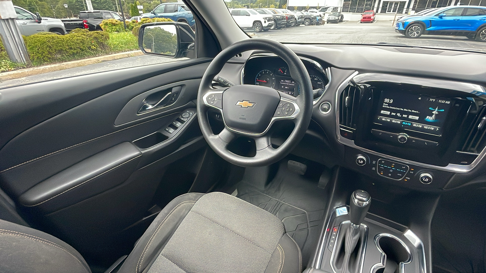 2019 Chevrolet Traverse LS 32