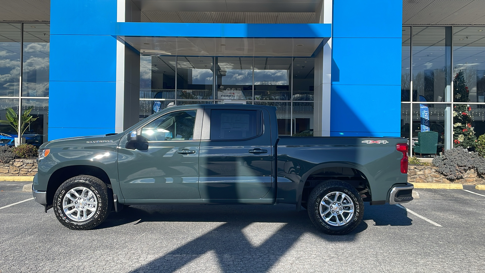 2025 Chevrolet Silverado 1500 LT 4